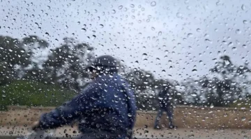 تحذيرات الأرصاد.. أمطار غزيرة ورياح قوية تضرب عدة مناطق في المملكة